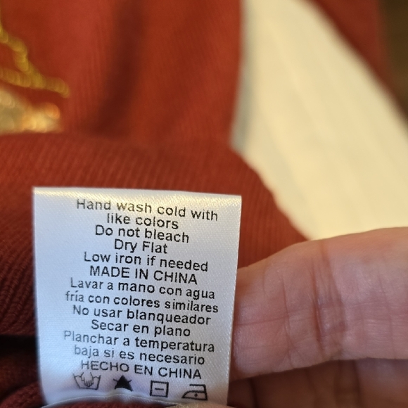 ont Welfth Maroon Crewneck Sweater with Floral Embroidery. Size Small NWOT - Picture 16 of 16